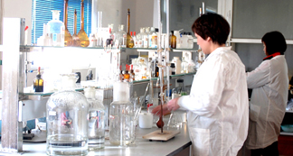 專注技術研發 方有宏遠pvc塑料助劑的輝煌成就