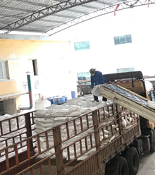 每年搬上萬噸pvc復合熱穩定劑-宏遠的搬運工“老蔡”